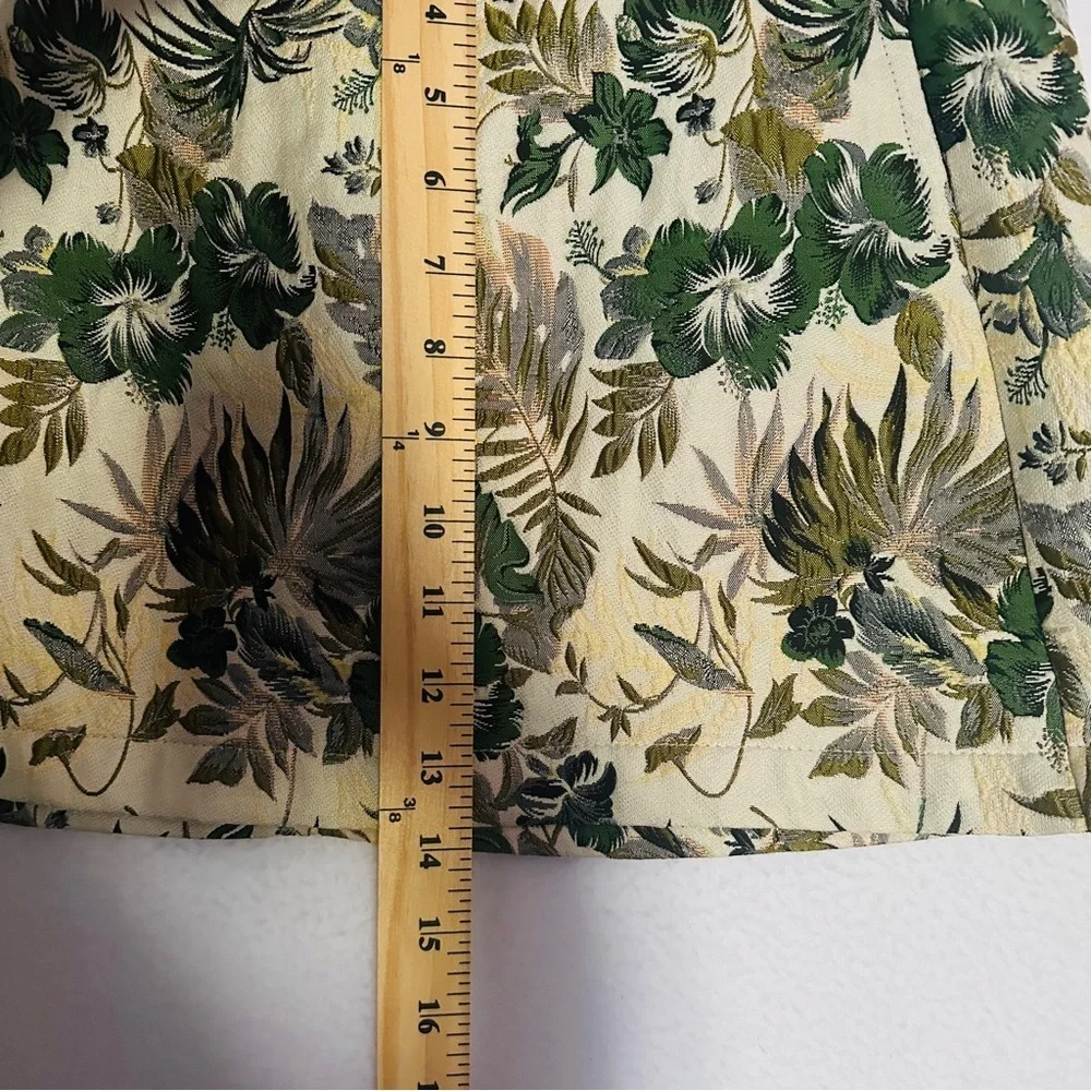 Urban Outfitters Floral Embroidered Textured‎ Pelmet Mini Skirt Medium Green